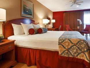 Western 3* Monterey